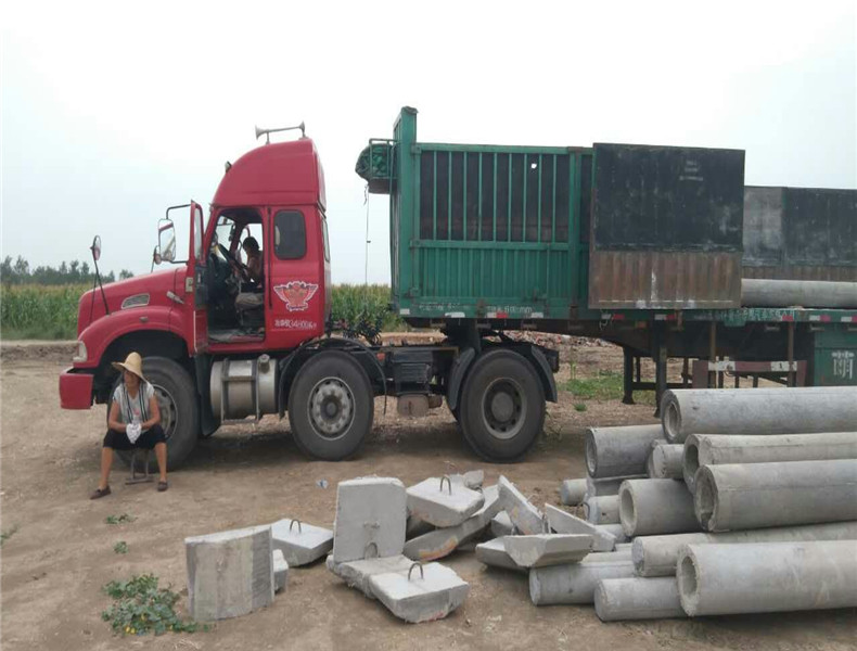 發(fā)湖北老河口工程項(xiàng)目部80根大十米線桿40地錨石